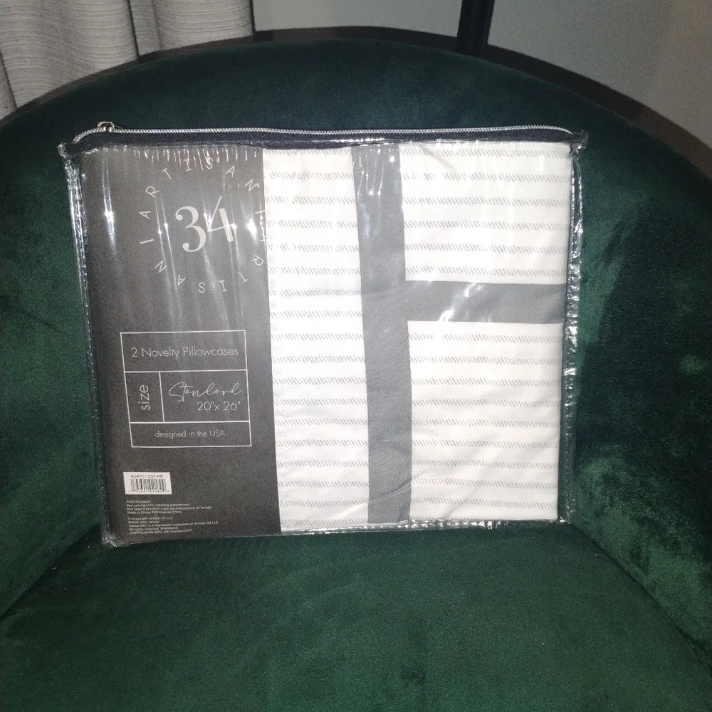 Artisan 34 REST Pillowcases - Gray & White NEW